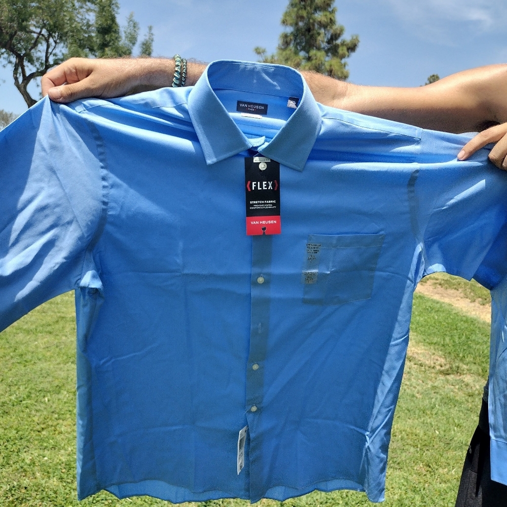 Van Heusen button up long sleeve blue frost 16 1/2 34-35 (New with tags)